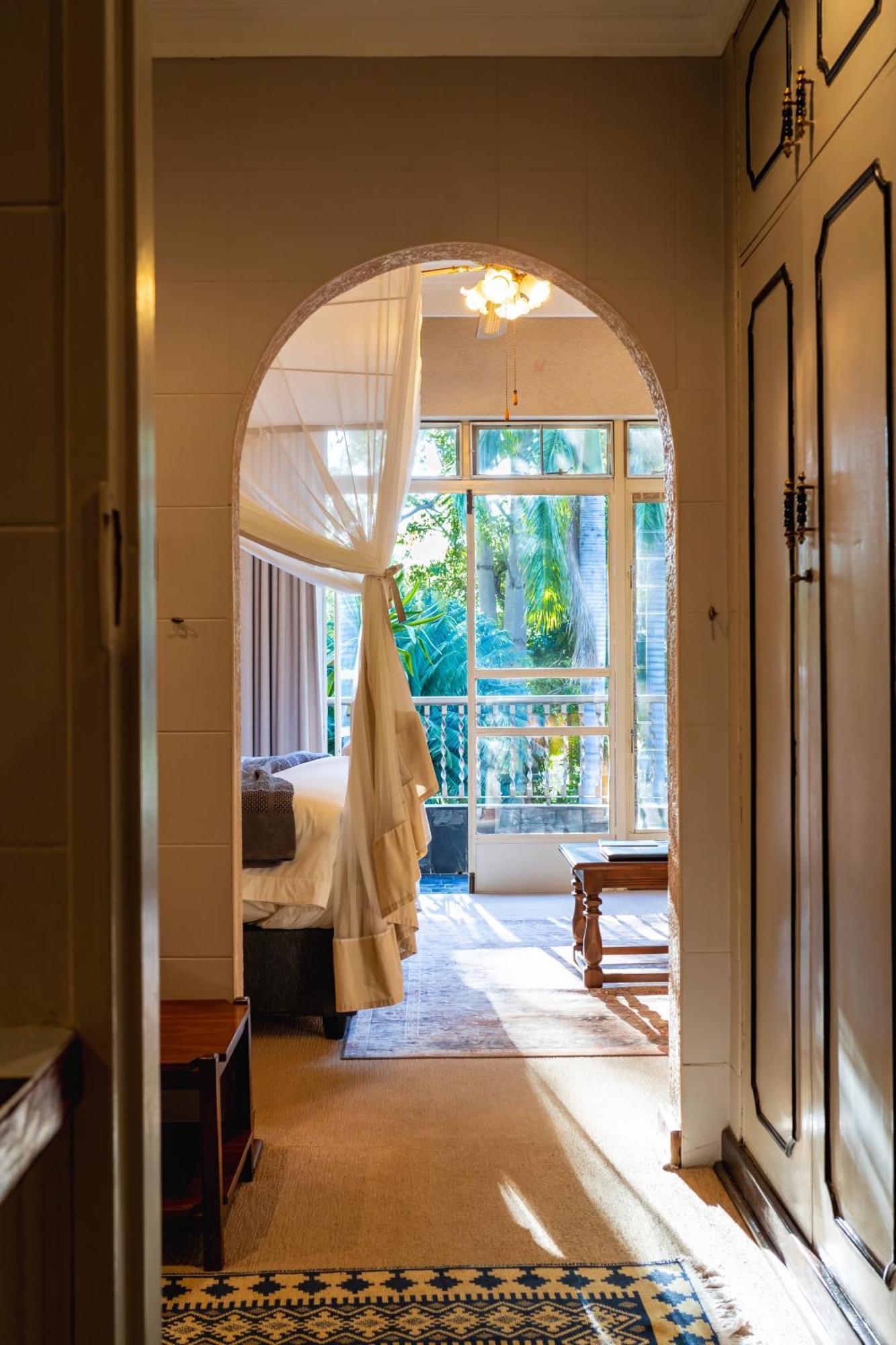 The Victorian Manor Bed & Breakfast Victoria Falls Exterior photo