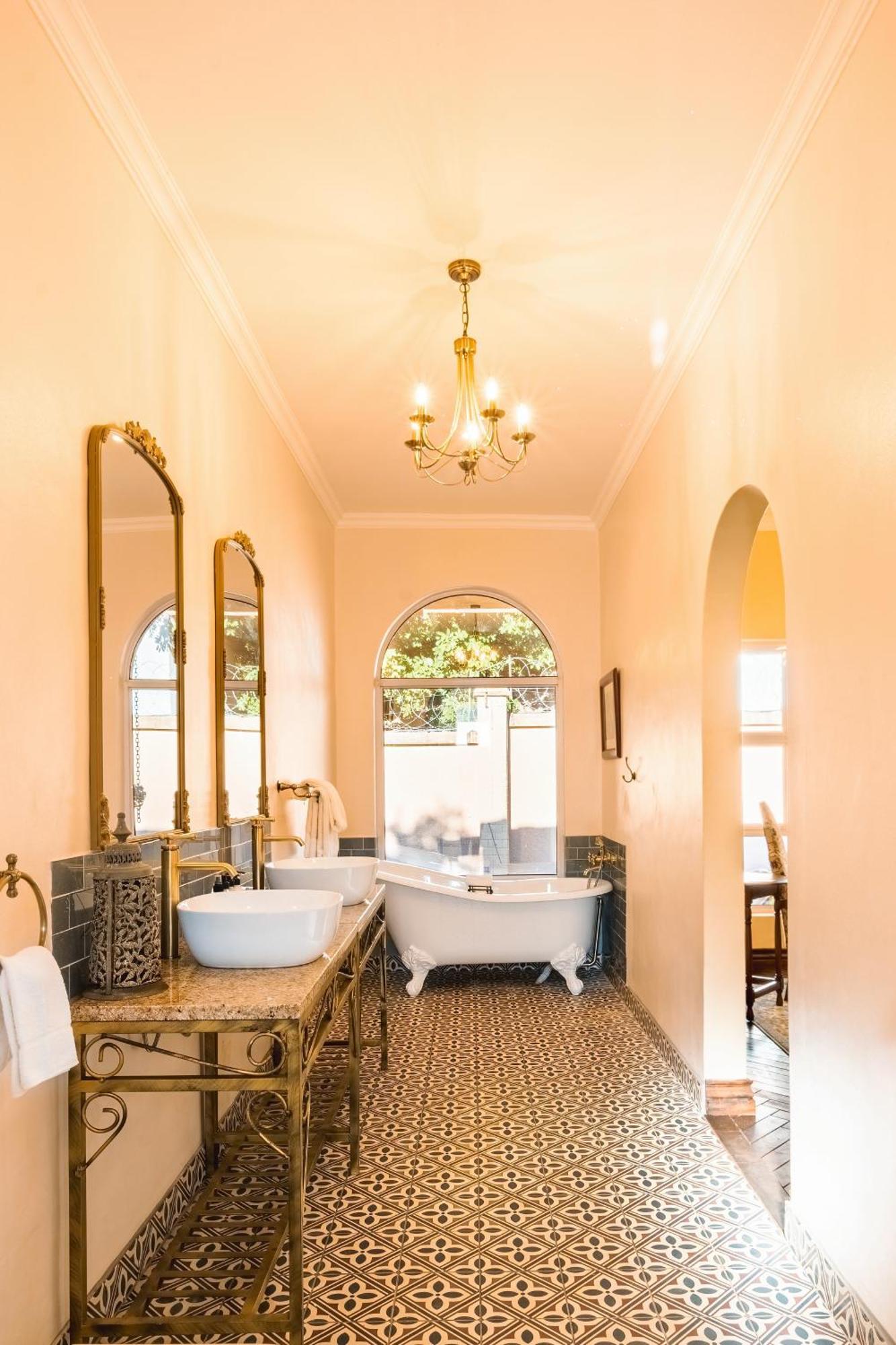 The Victorian Manor Bed & Breakfast Victoria Falls Exterior photo