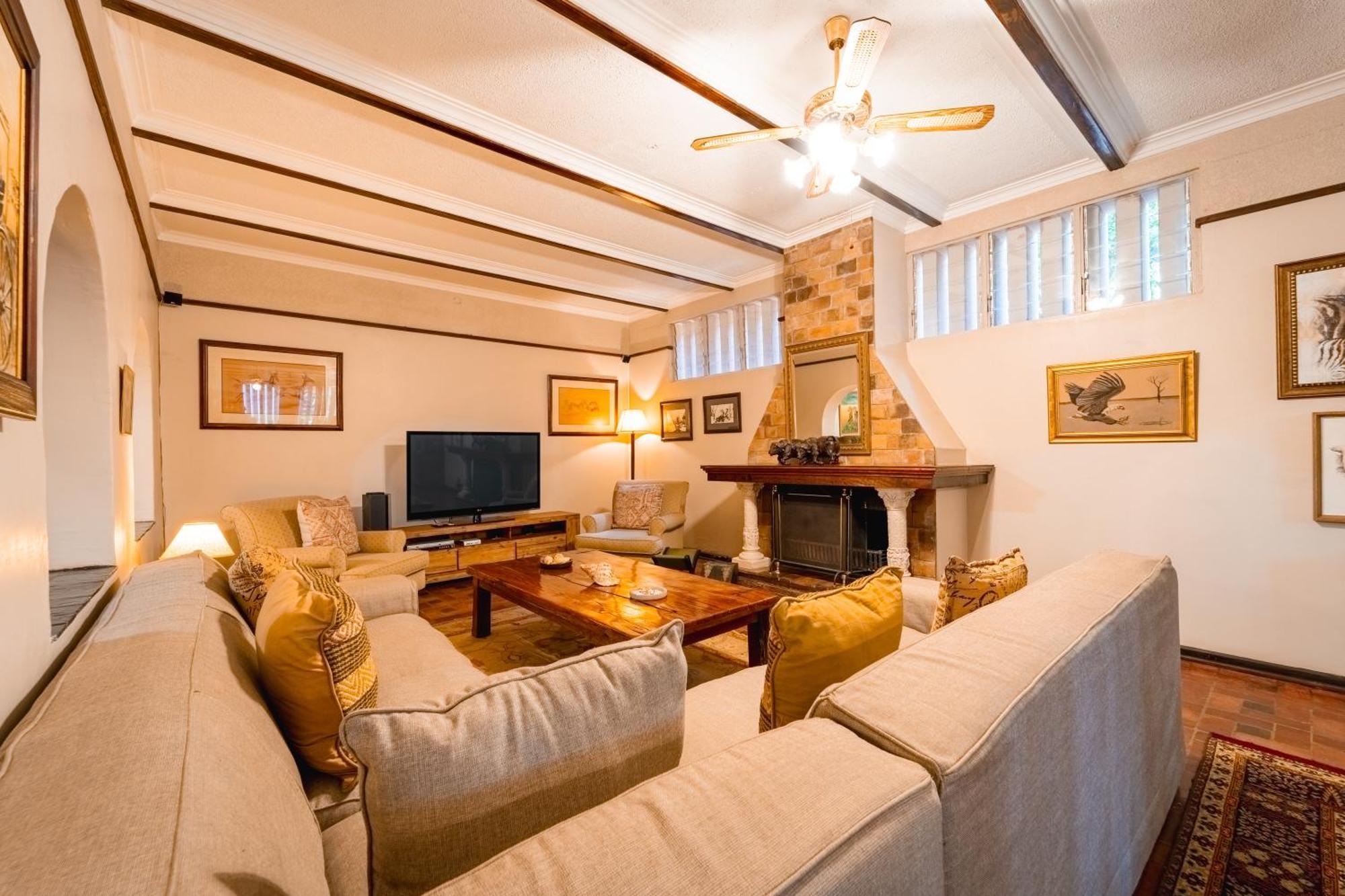 The Victorian Manor Bed & Breakfast Victoria Falls Exterior photo